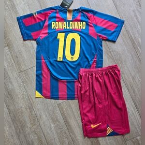 Set Boys Version Retro Team Barcelona Ronaldinho#10